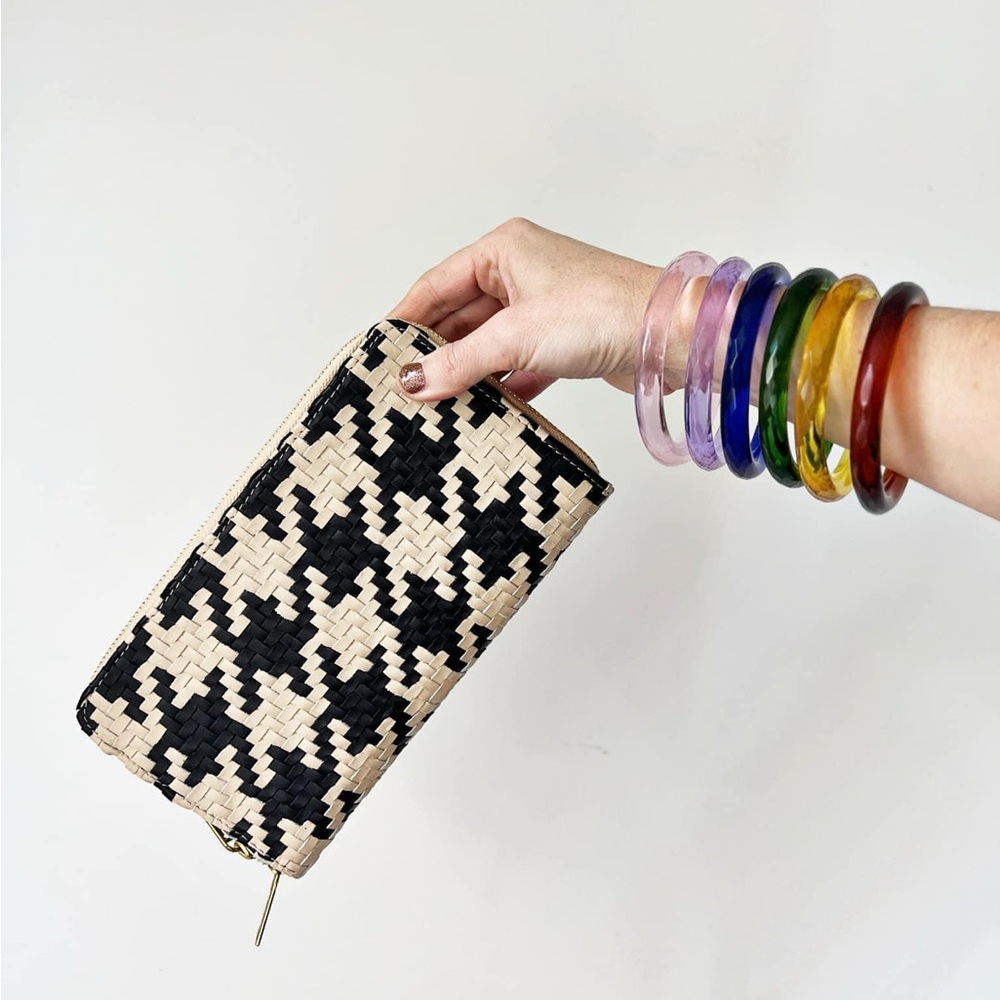 Black and ivory woven leather convertible zippered wallet & matching key bangle